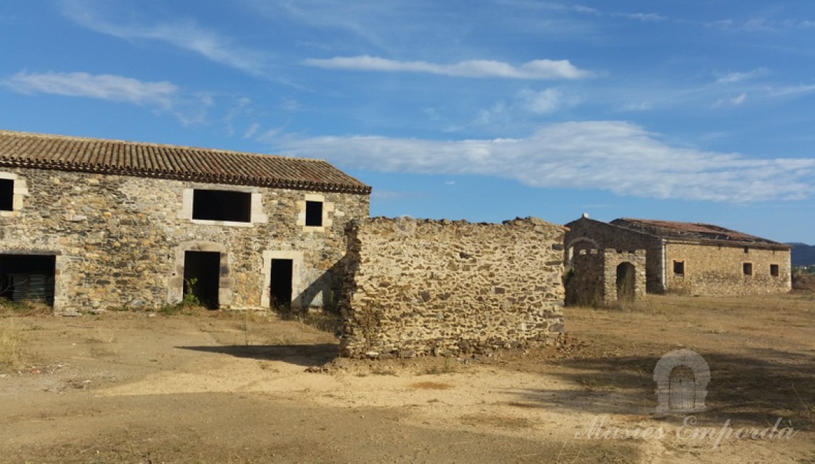 Vista lateral del pajar desde la entrada