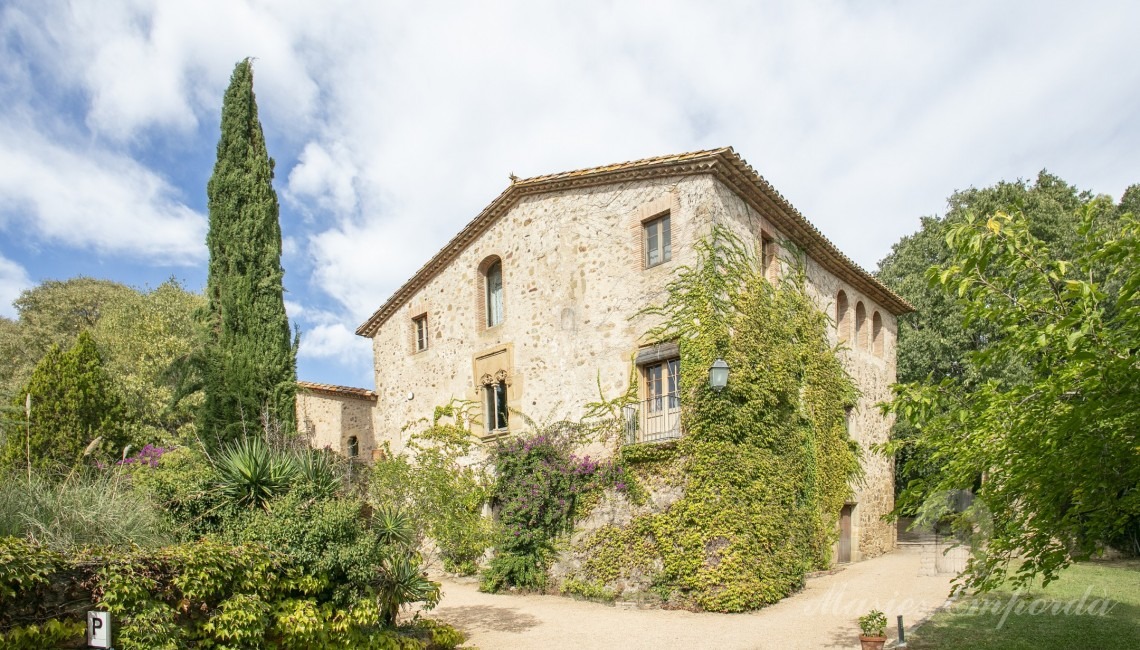 Façana de la masia