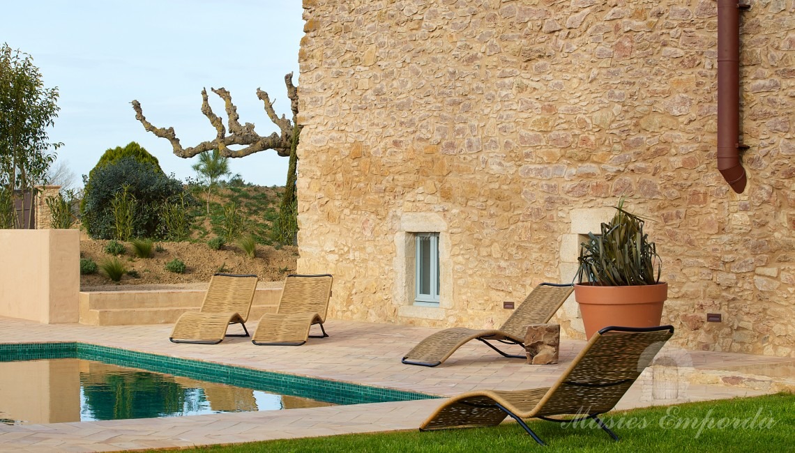 Terrassa, jardí i piscina