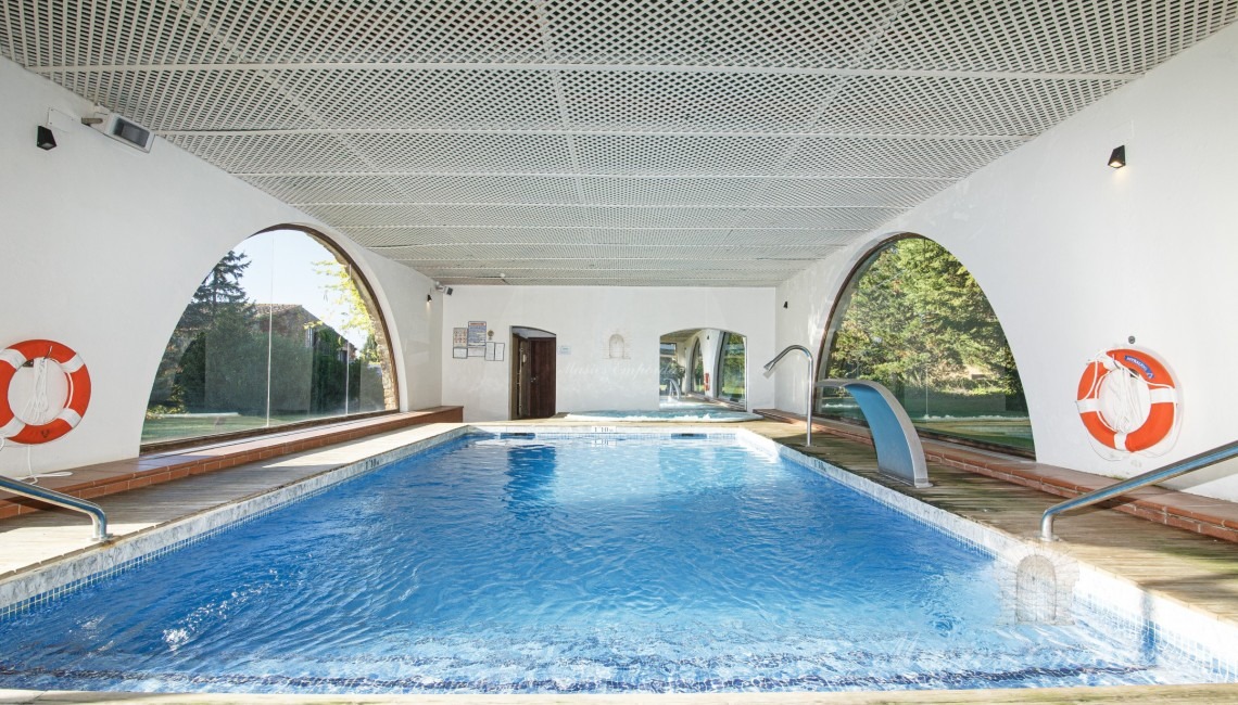 Piscina coberta i jacuzzi