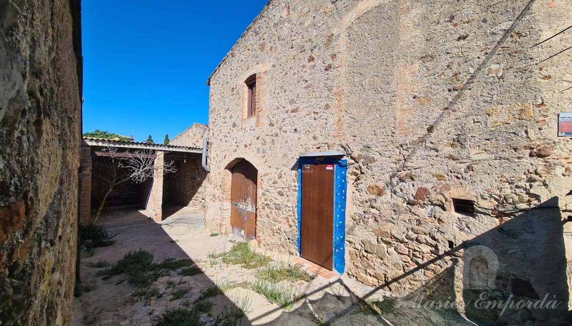 Entrada a pati de la casa