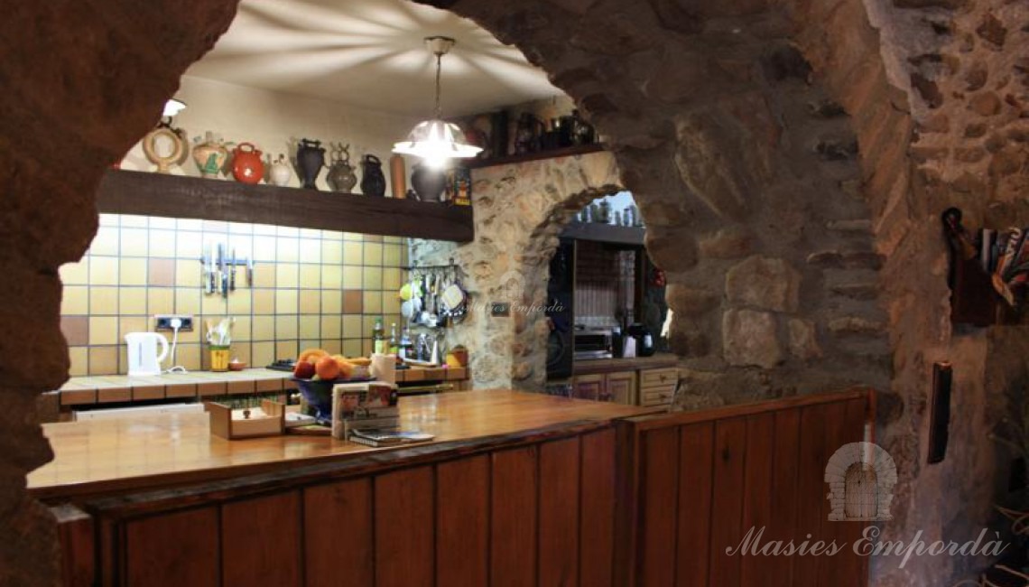 Cocina desde el comedor de la casa