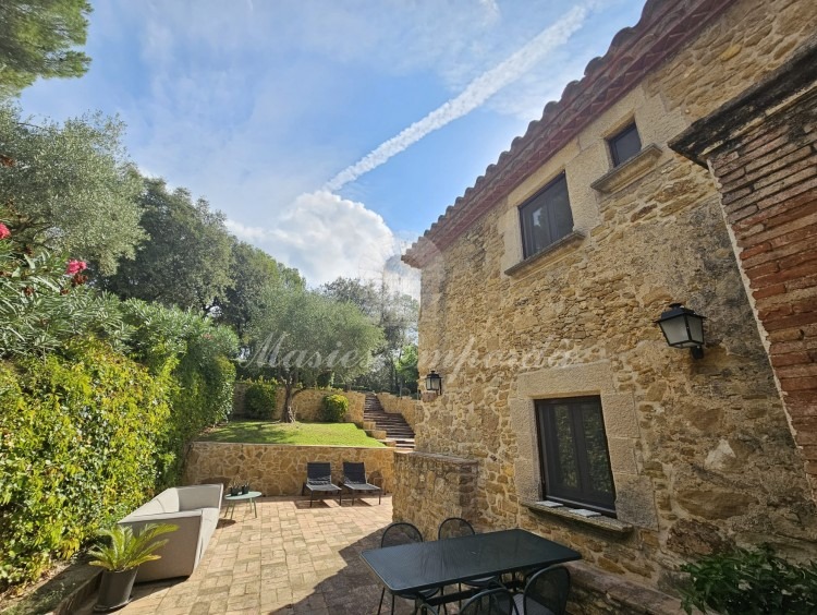 Terraza exterior junto a la cocina 